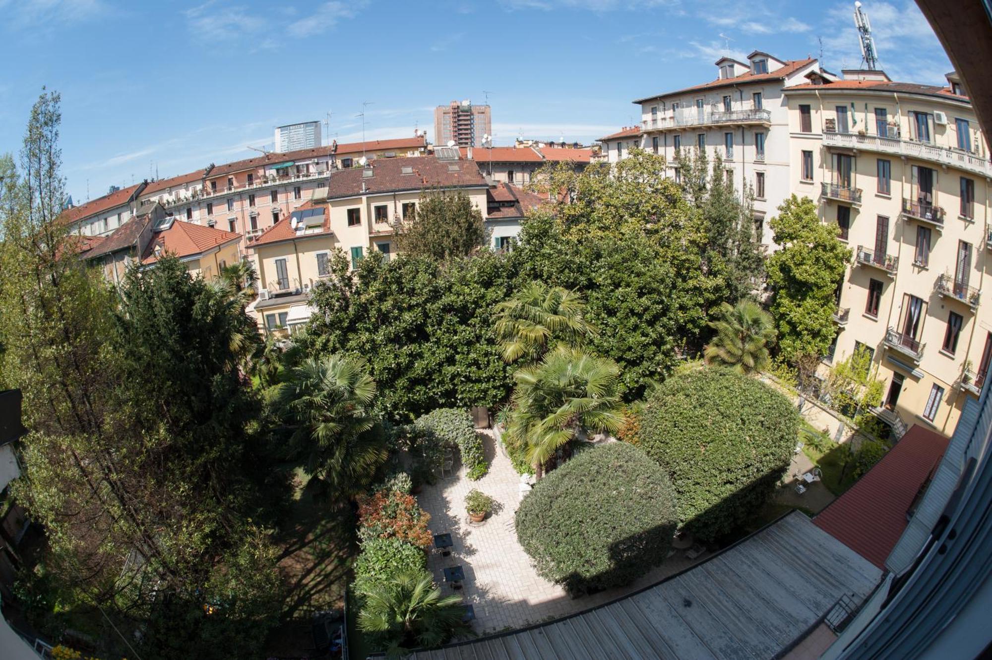 The Best Hotel — Bilder 1